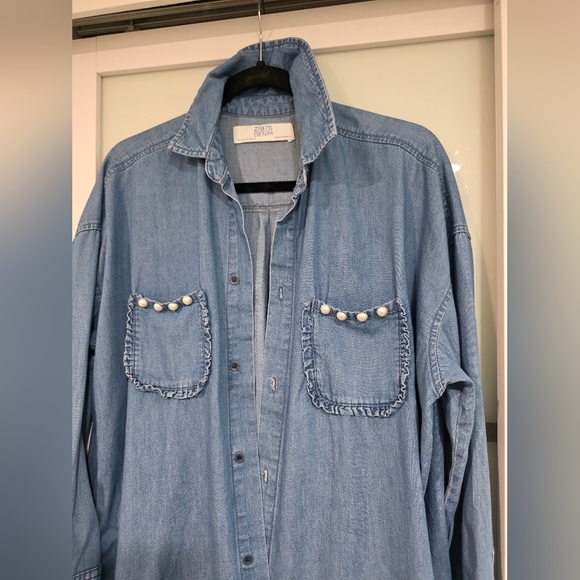 ZARA Ladies Oversized Faux Pearl Embellished Pocket Denim Chambray Sz Medium - Picture 4 of 14